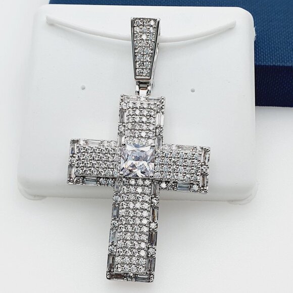 - 925 Sterling Silver Plated CZ Pendant, EVBRS507